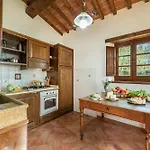 Villa Casale Cinque Valli 8 *